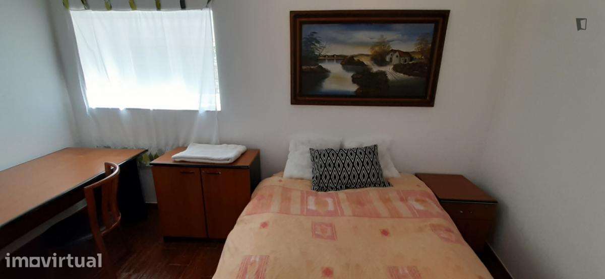 Quarto - localizado em Leiria - Grande imagem: 5/11