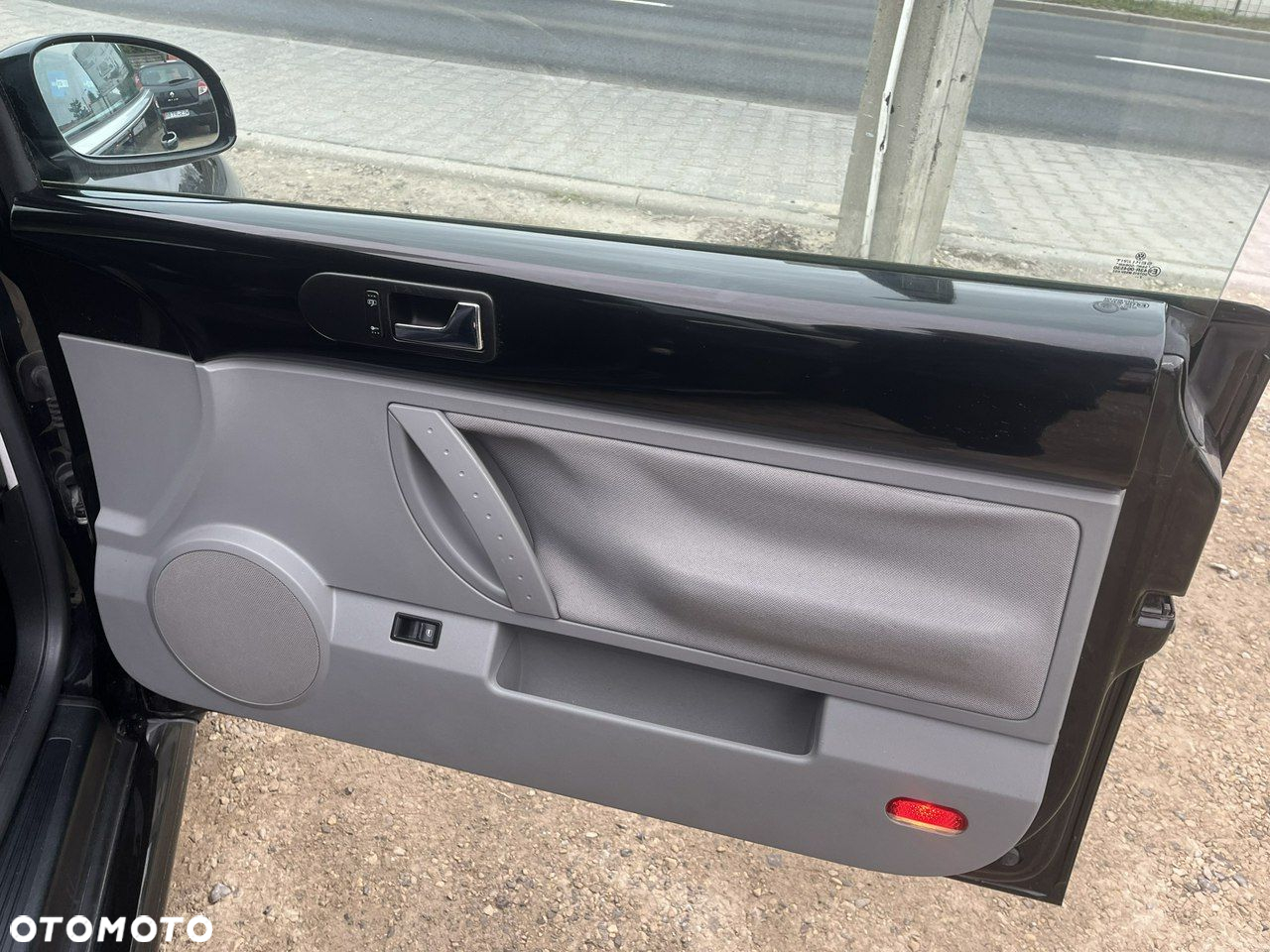 Volkswagen New Beetle - 20