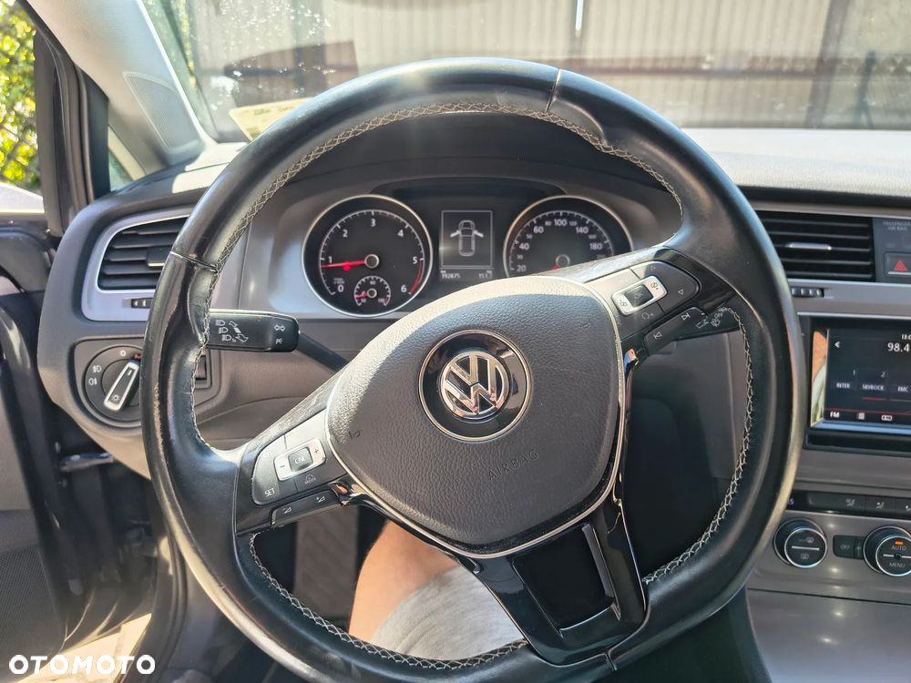 Volkswagen Golf - 20