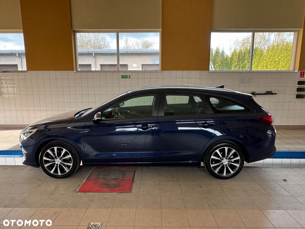 Hyundai i30 Fastback 1.6 CRDI Premium DCT - 27