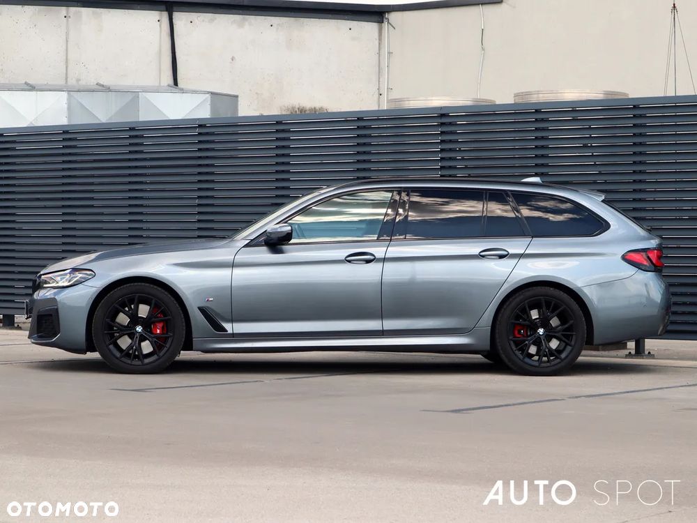 BMW Seria 5 540i xDrive mHEV M Sport sport - 2