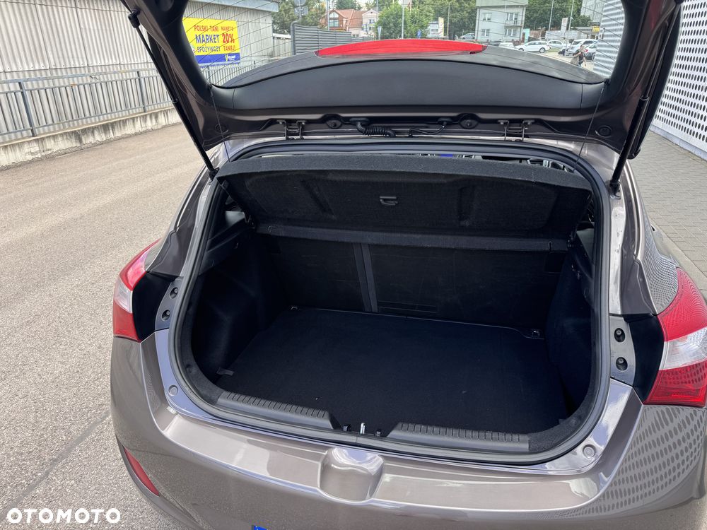 Hyundai i30 1.4 Classic - 9