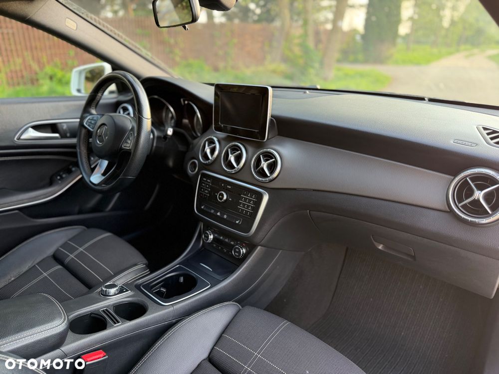 Mercedes-Benz CLA 200 d 7G-DCT - 20