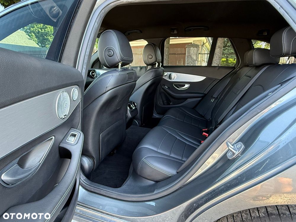 Mercedes-Benz Klasa C 220 d 4-Matic 9G-TRONIC - 22