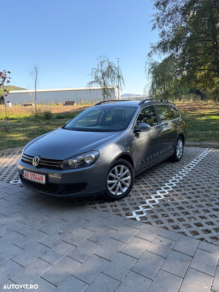 Volkswagen Golf - 1