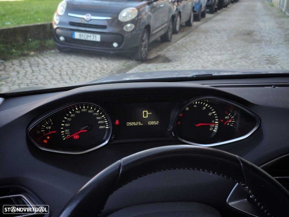 Peugeot 308 1.2 PureTech Active - 19