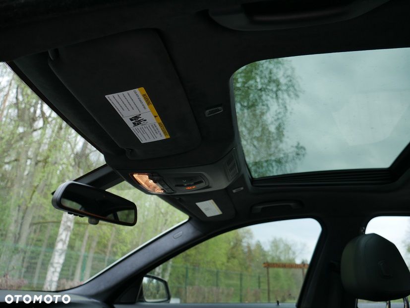 BMW Seria 5 528i xDrive Sport-Aut Luxury Line - 26