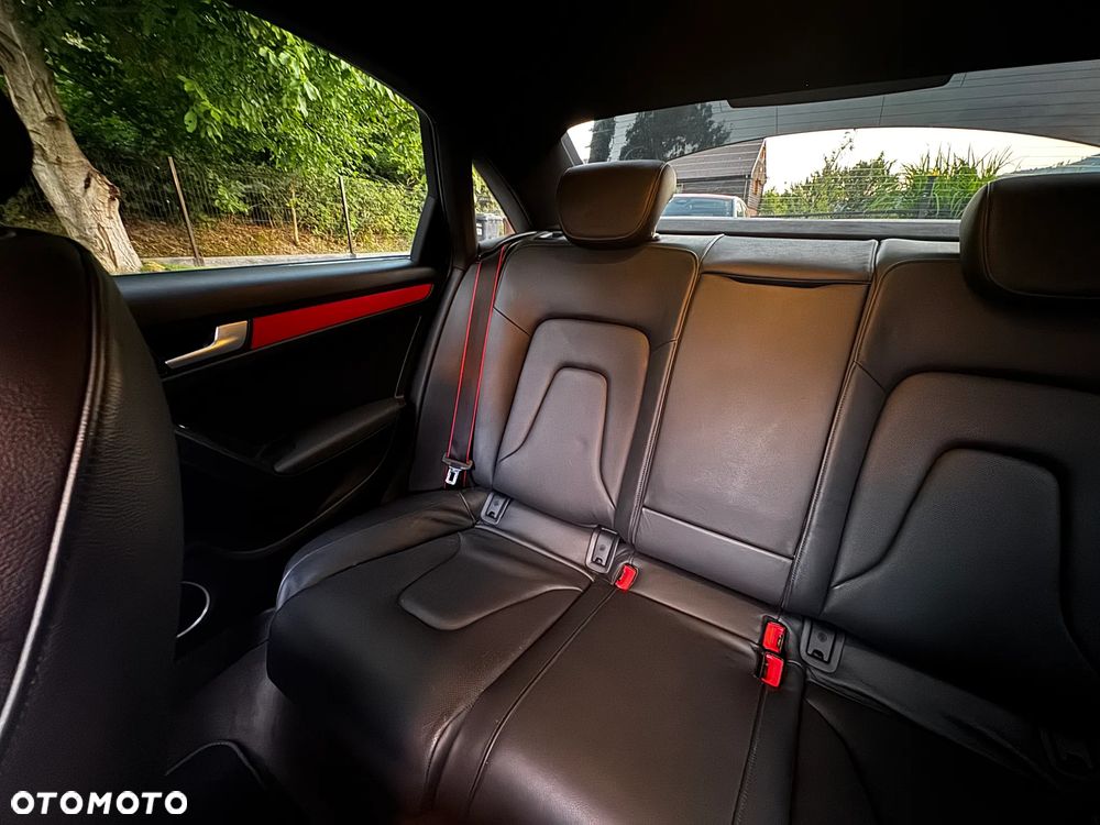 Audi A4 Limousine - 13