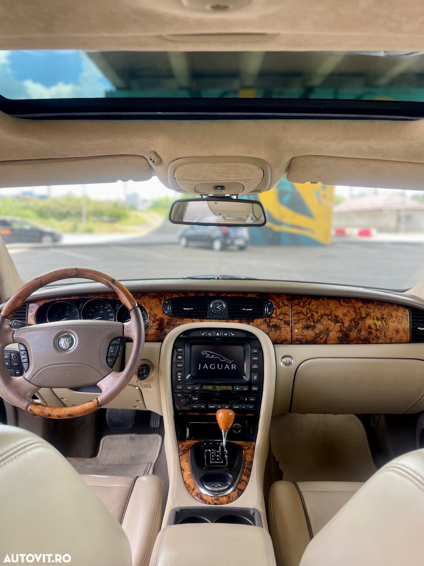 Jaguar XJ - 23