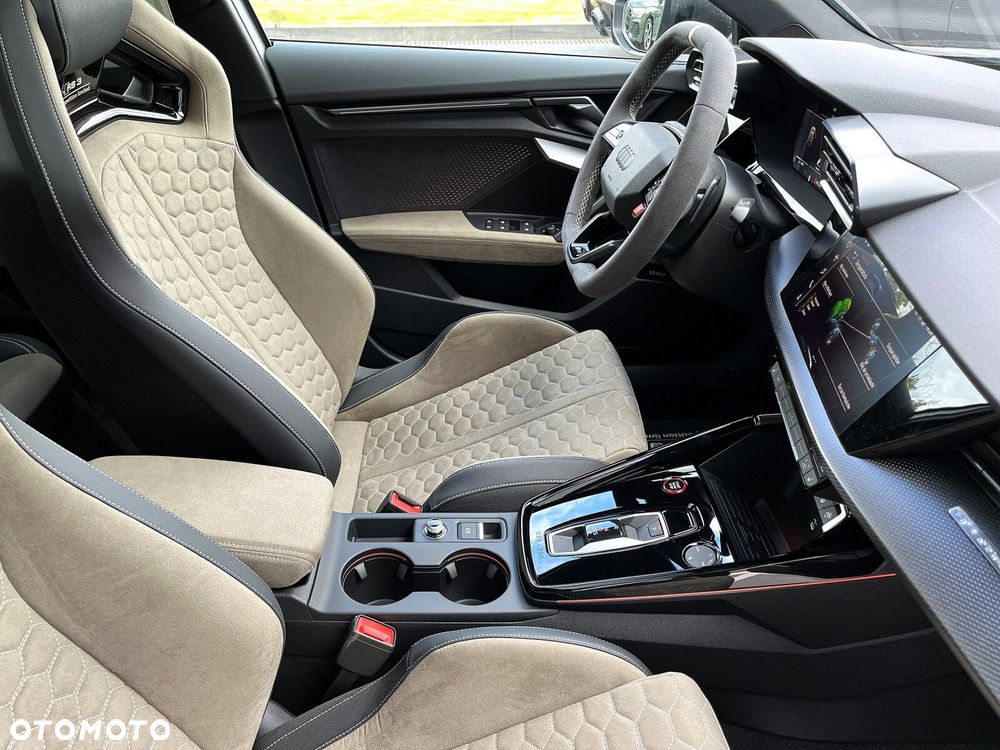 Audi RS3 Sportback TFSI Quattro S tronic - 24