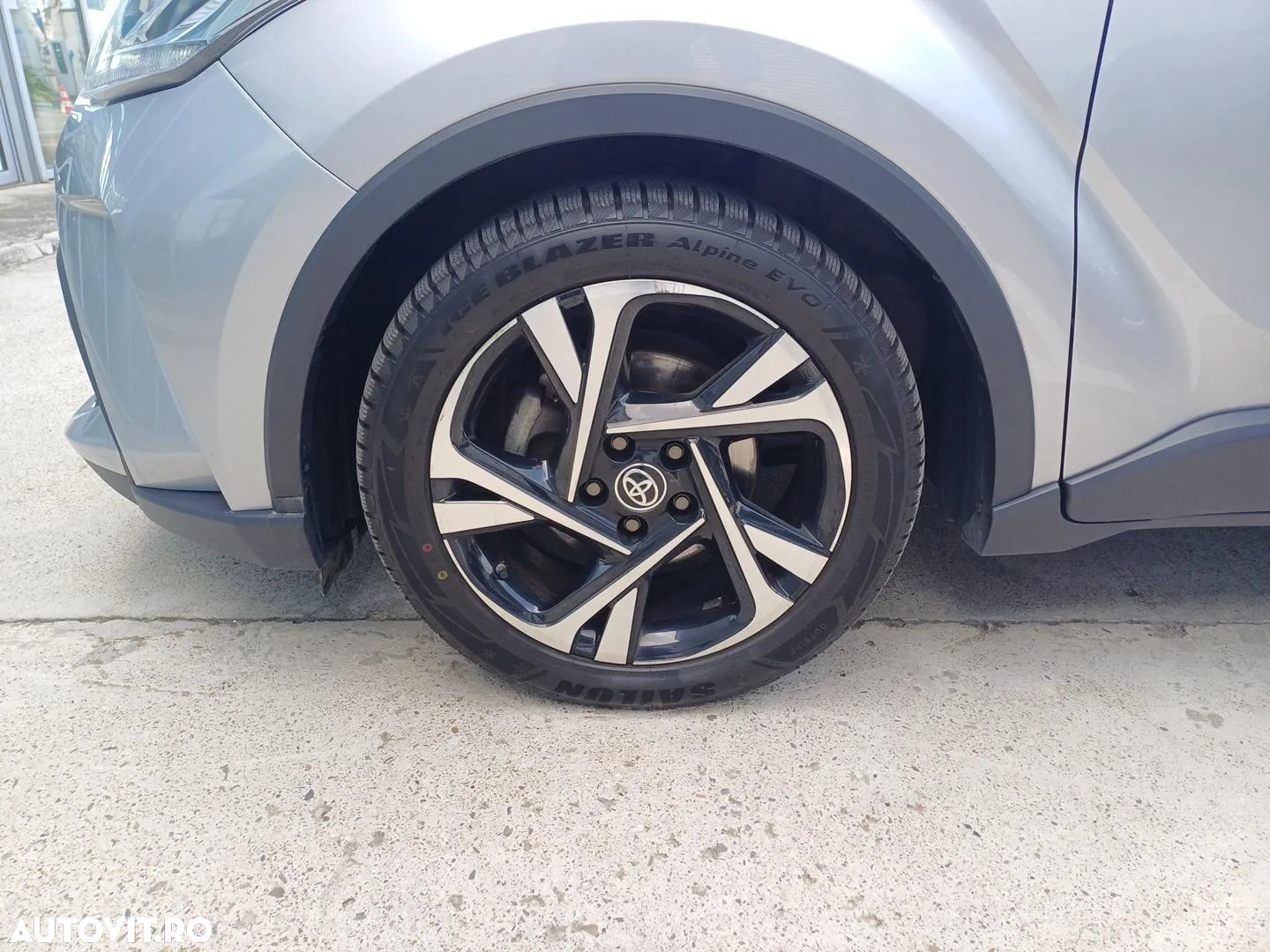 Toyota C-HR 1.8 HSD 122 CP 4x2 CVT C-lassy bi-tone - 24