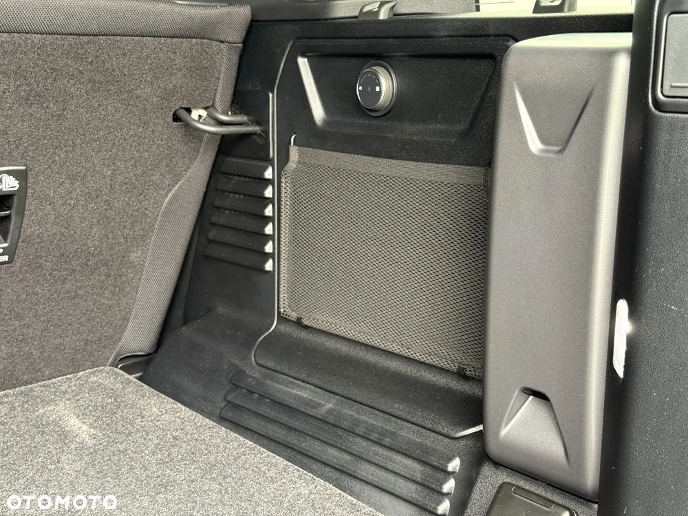 Land Rover Defender 110 P635 OCTA - 20