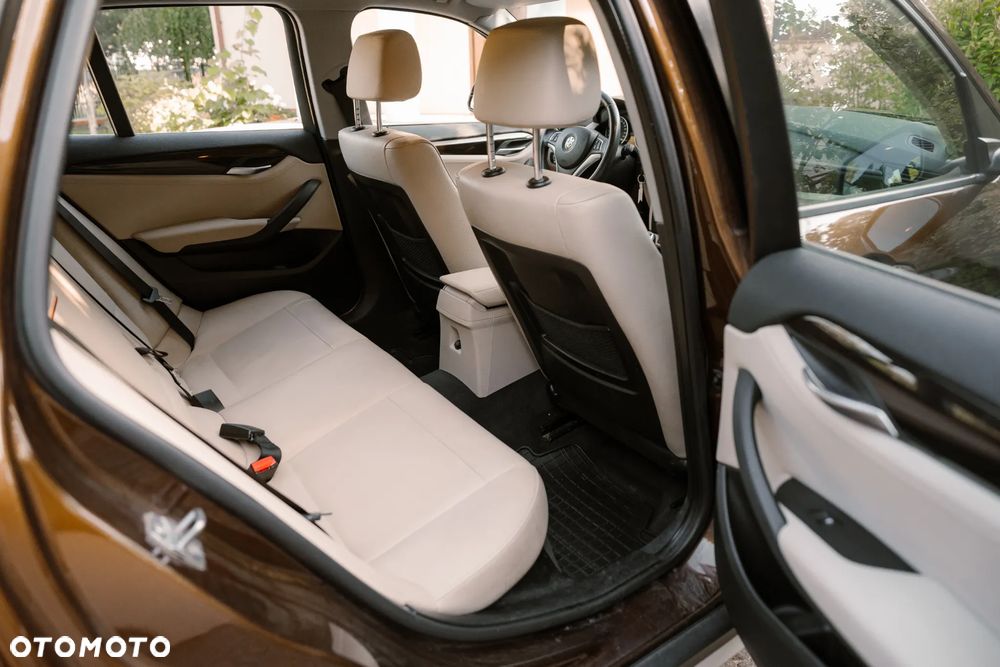 BMW X1 xDrive18d xLine - 14