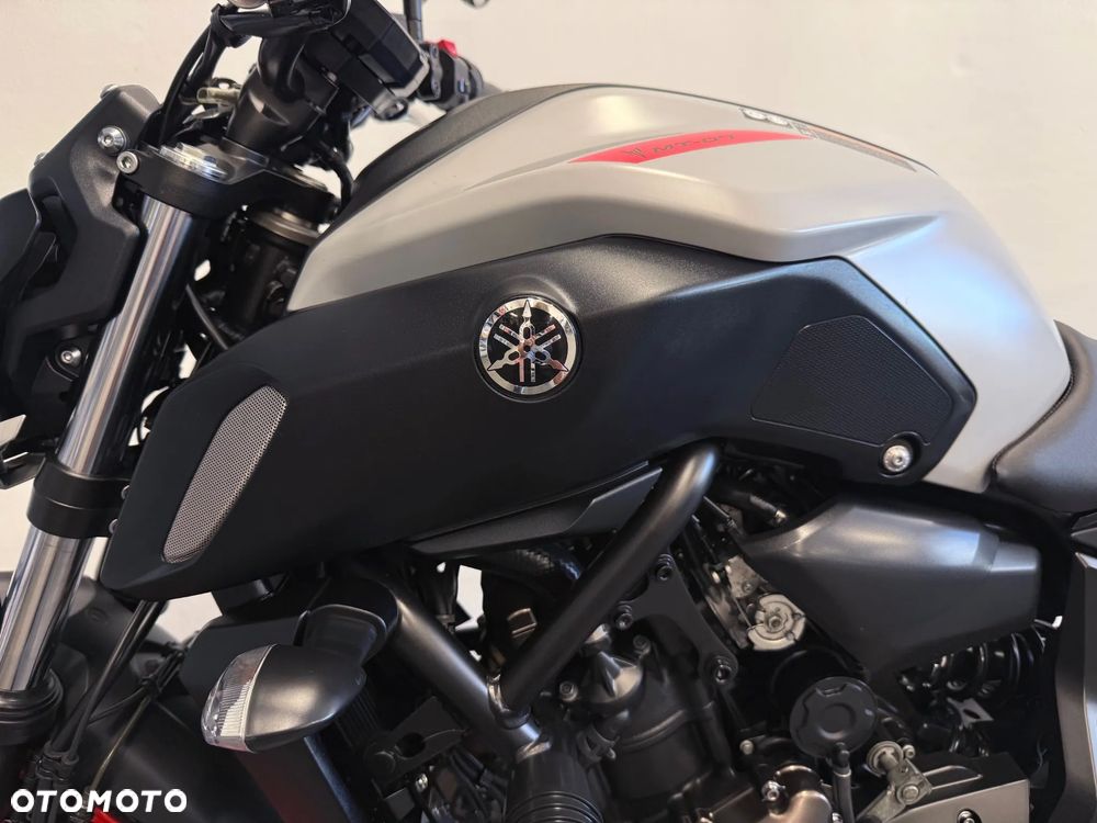Yamaha MT - 22
