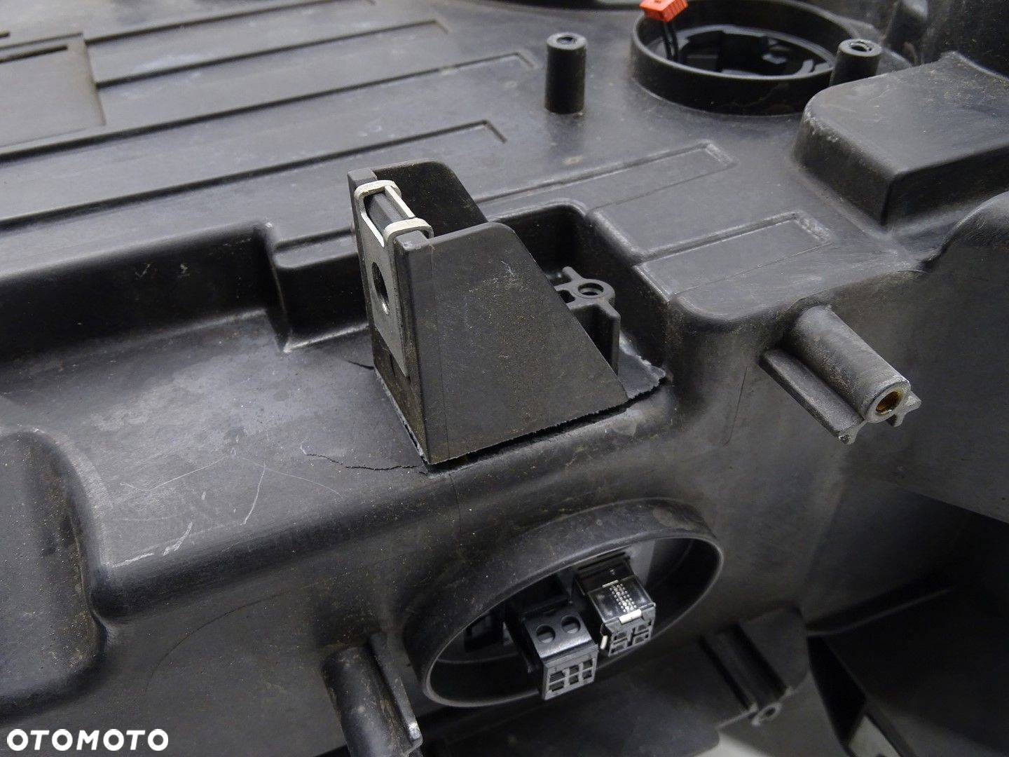 LAMPA BI-XENON PRAWY PRZÓD PARAWA PRZEDNIA BMW 6 F13 7222086 - 7