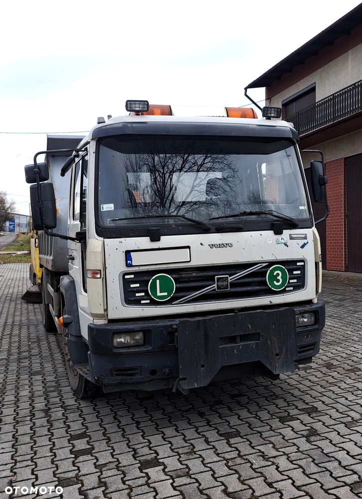 Volvo FL6 - 12