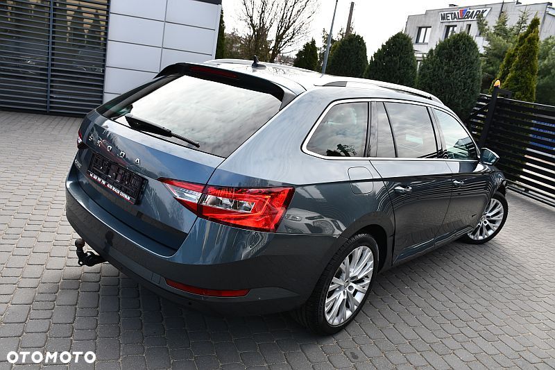 Skoda Superb 2.0 TDI DSG Style - 4