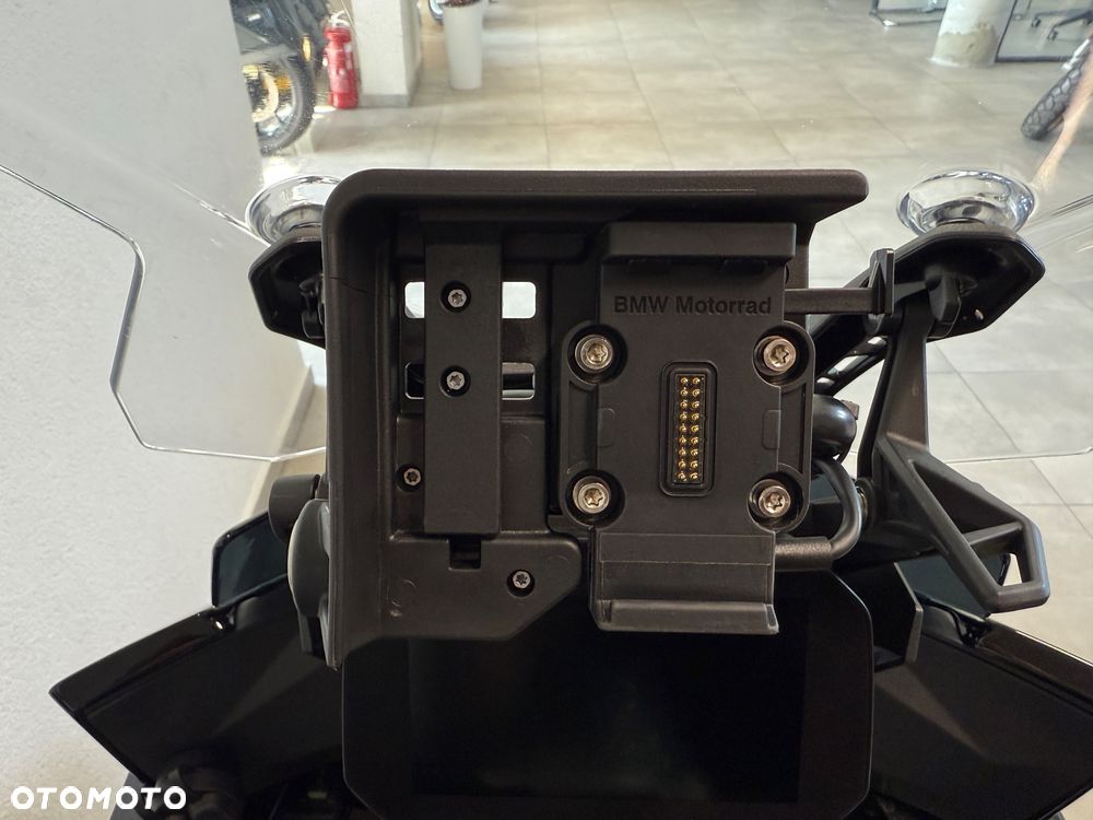 BMW XR - 10