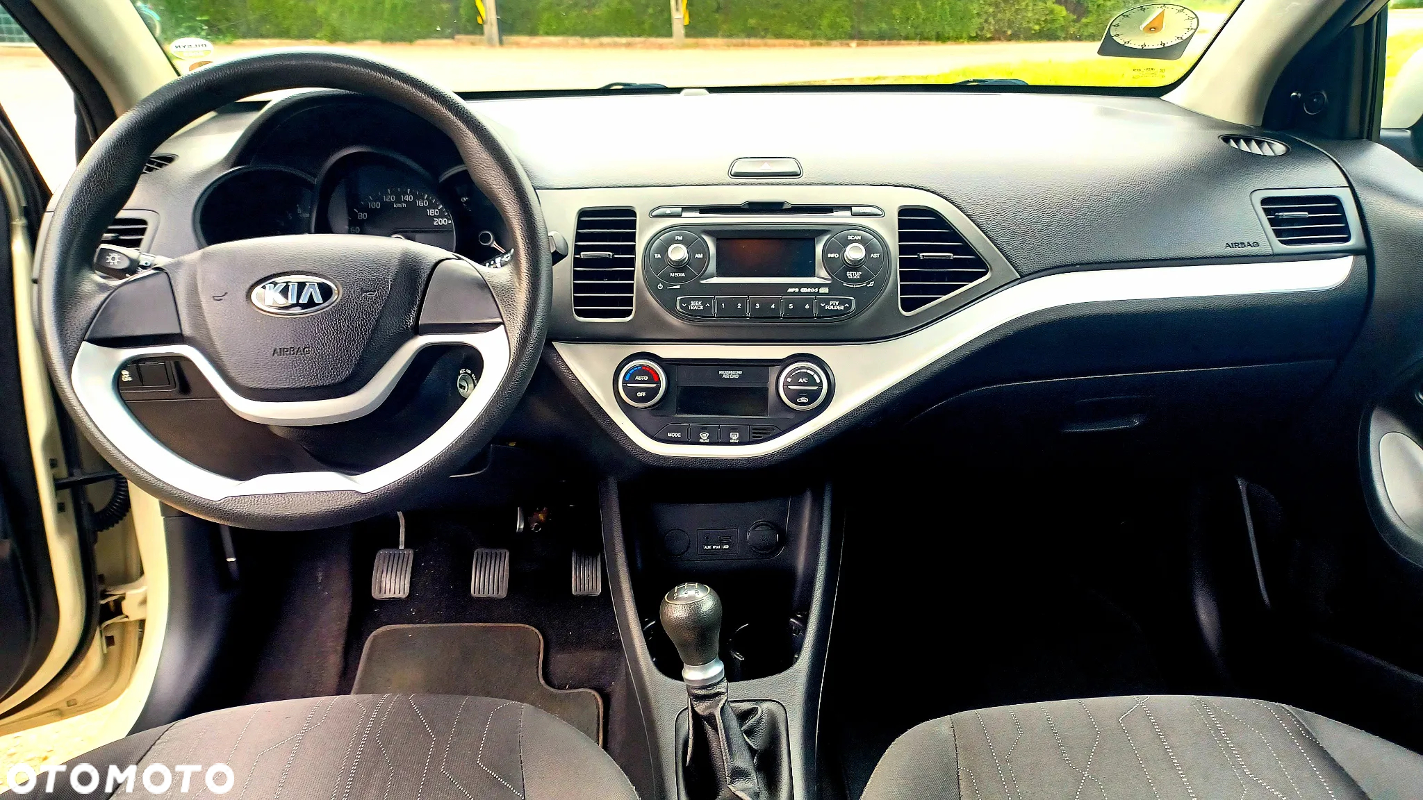 Kia Picanto 1.0 Dream Team Edition - 10
