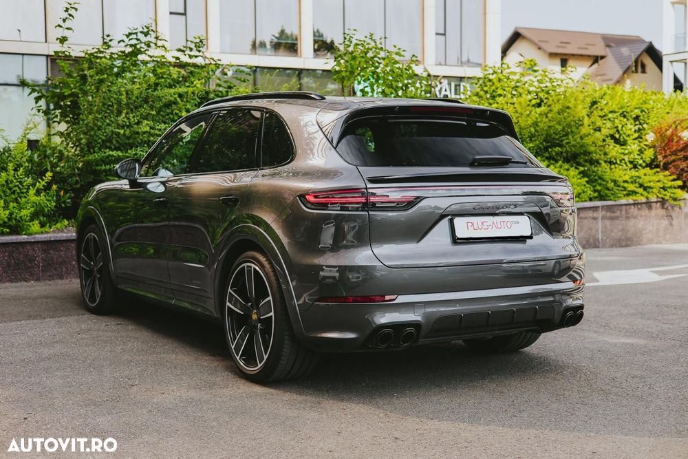 Porsche Cayenne - 4