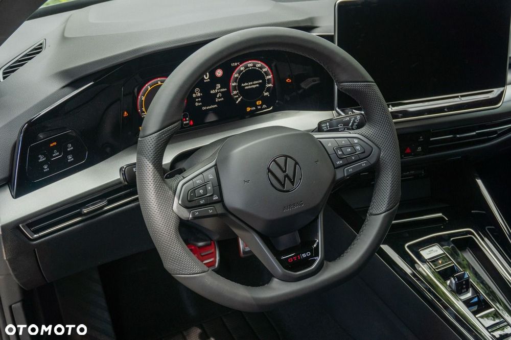 Volkswagen Golf - 25