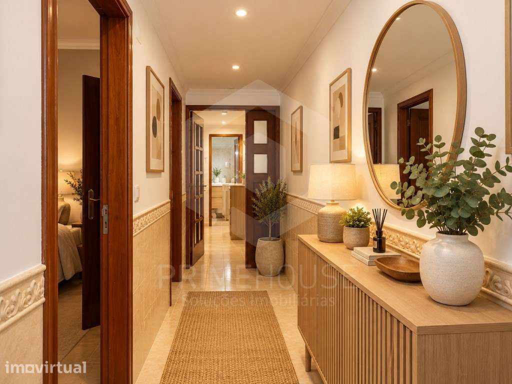 Apartamento T3 com Terraço e Vista para a Serra da Arrábida - Grande imagem: 5/23