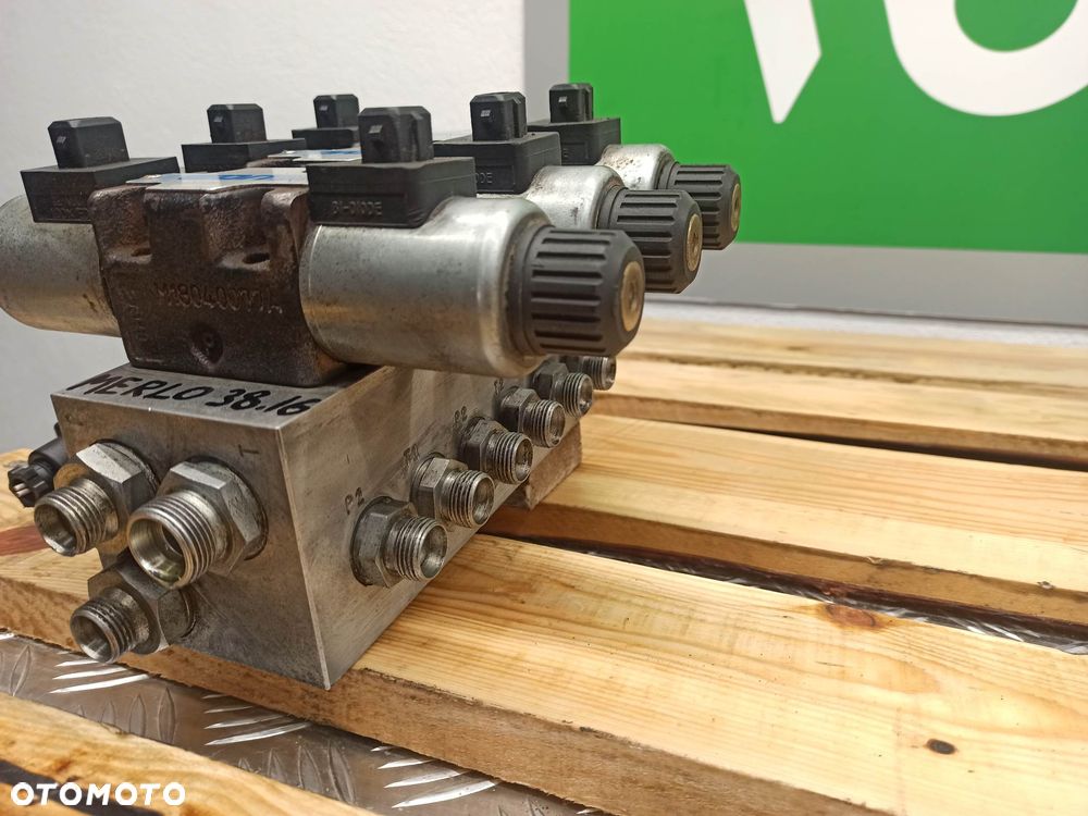 Rozdzielacz hydrauliczny Merlo 38.16 (P15111494M) - 2
