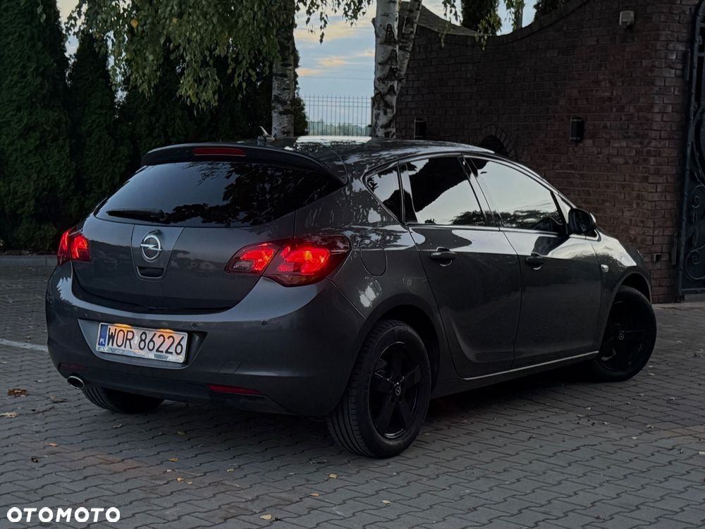Opel Astra 1.4 T Cosmo - 13