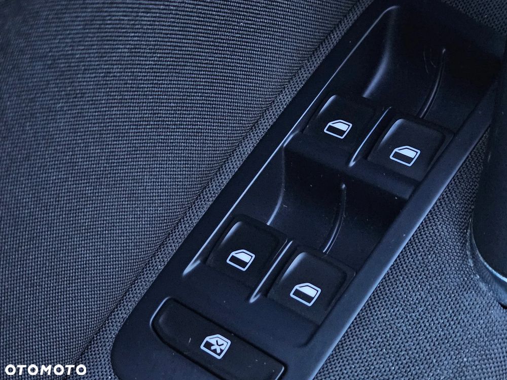 Volkswagen Golf 1.2 TSI BlueMotion Technology Comfortline - 26