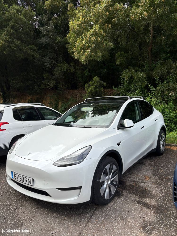 Tesla Model Y - 1
