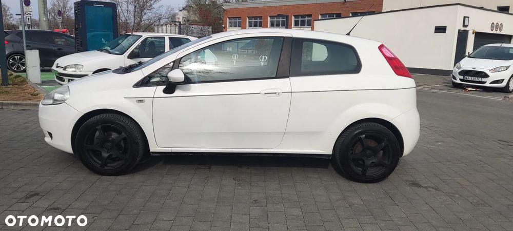 Fiat Grande Punto 1.4 8V - 17