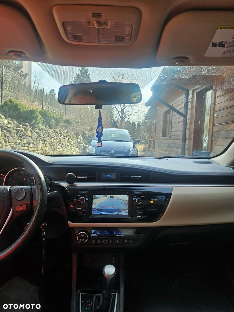 Toyota Corolla - 13