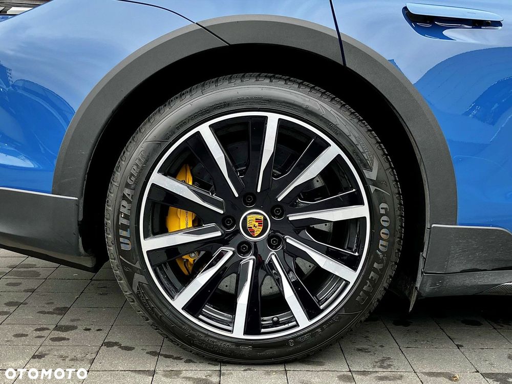 Porsche Taycan Turbo S - 14