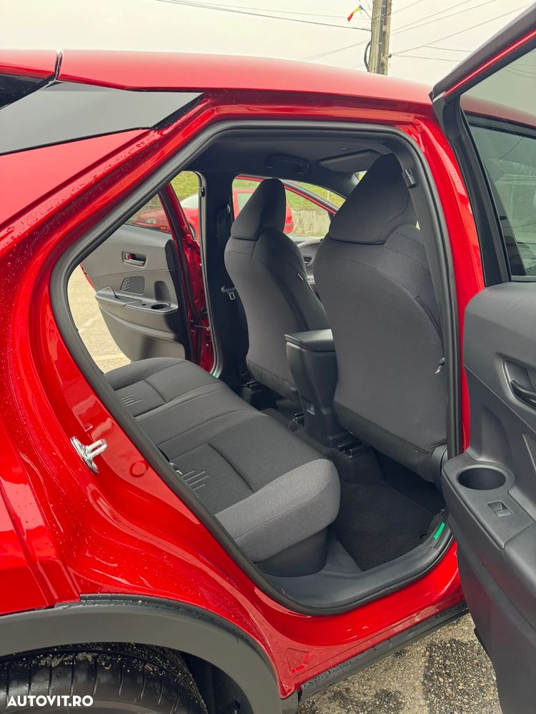 Toyota C-HR 1.8 HEV 140 CP 4x2 CVT Dynamic - 12