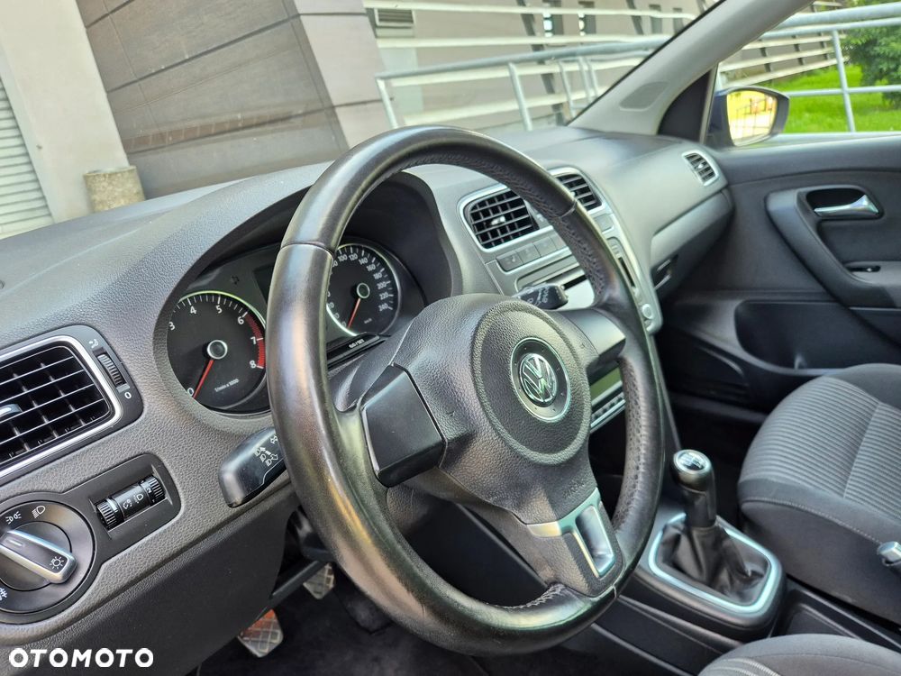 Volkswagen Polo 1.2 TSI MATCH - 24