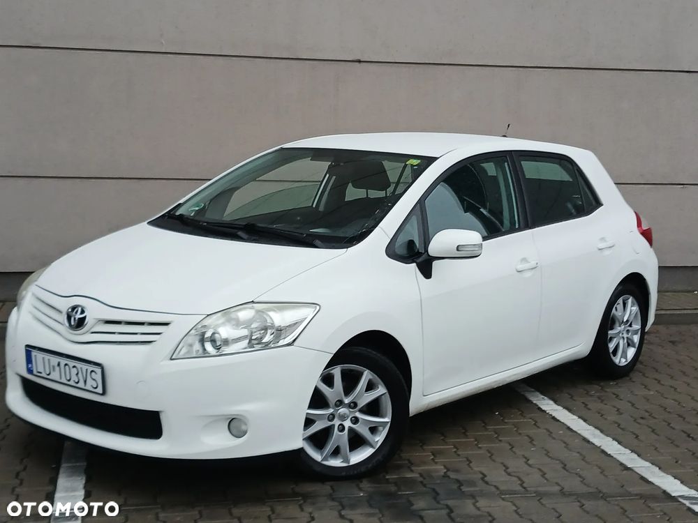 Toyota Auris - 16