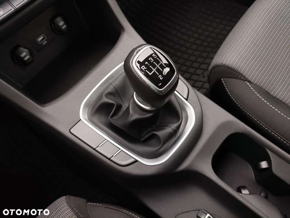 Hyundai i30 1.5 DPI Classic + - 11