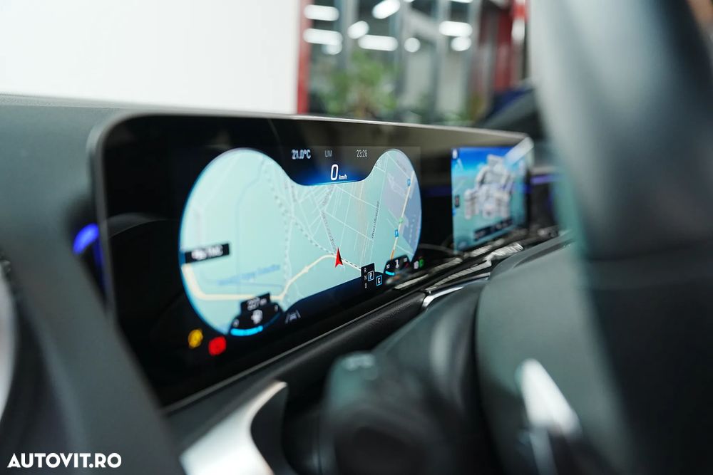 Mercedes-Benz GLB 200 7G-DCT AMG Line - 34