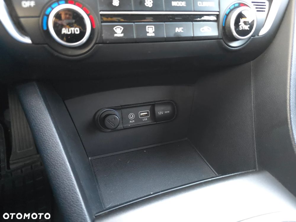 Kia Optima 2.0 M - 27