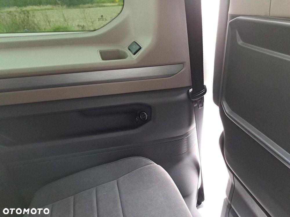 Volkswagen Multivan - 25