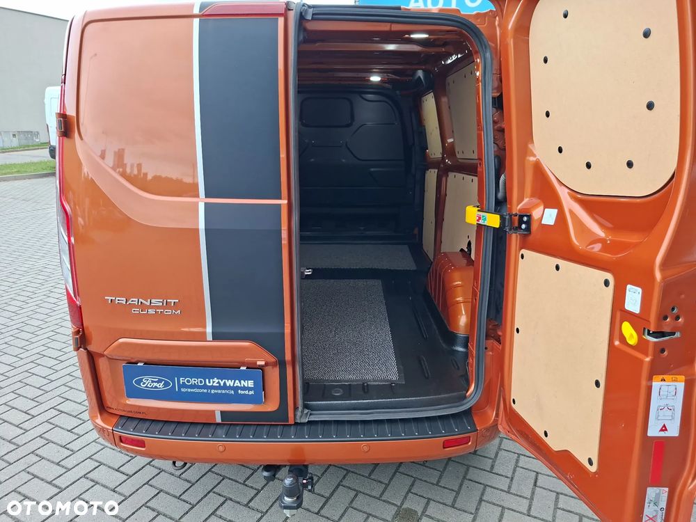 Ford Custom - 29