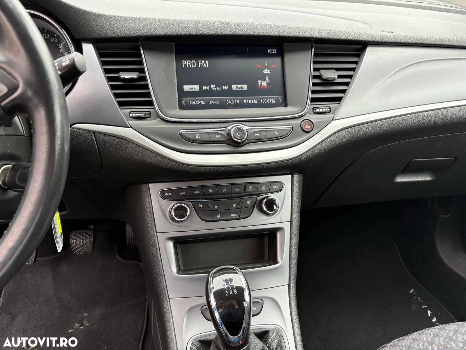 Opel Astra 1.6 CDTI ECOTEC Start/Stop Dynamic - 11