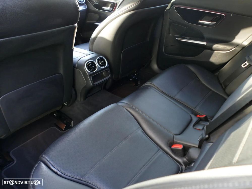 Mercedes-Benz C 300 e Avantgarde - 35