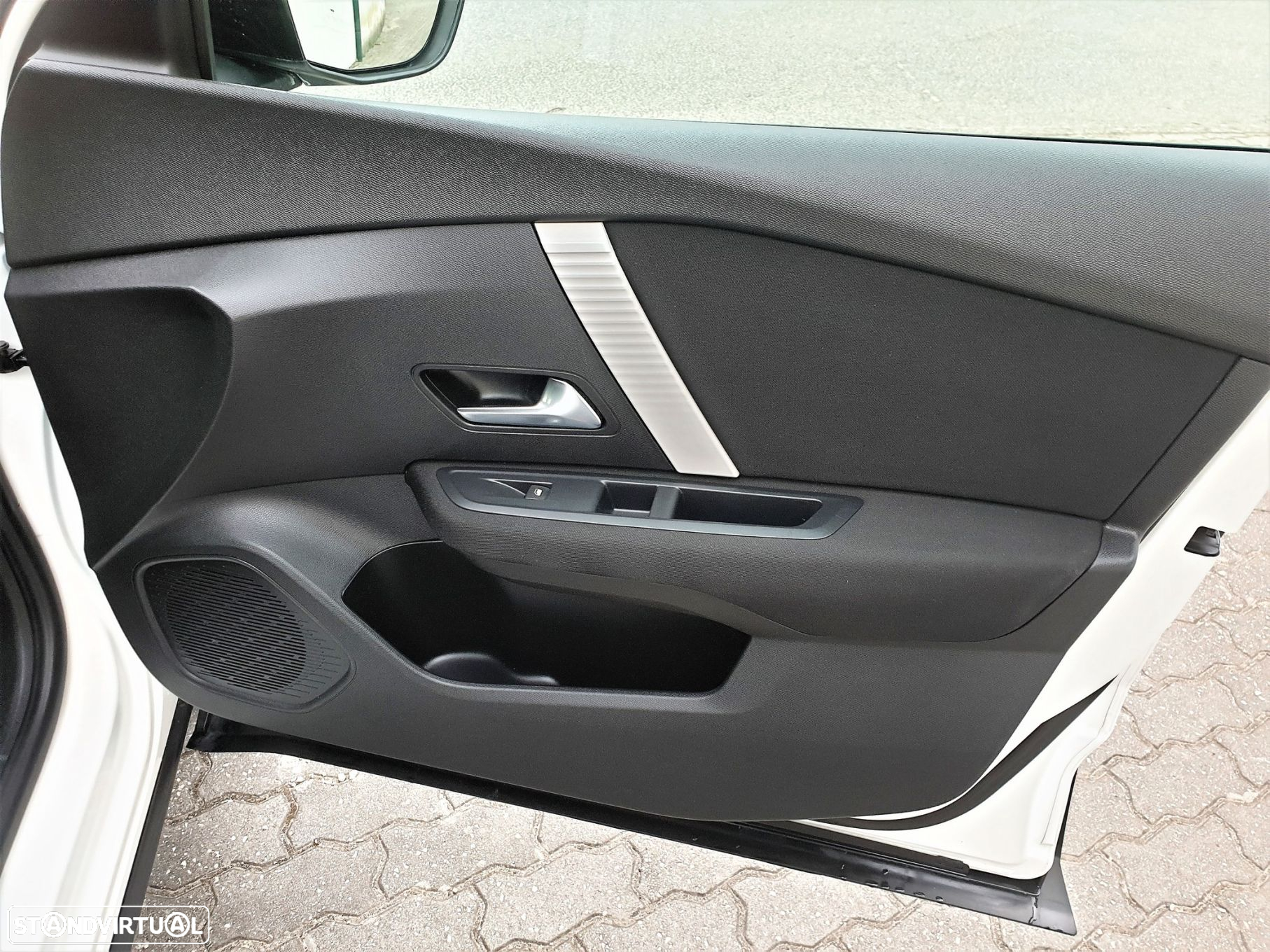 Citroën C4 BlueHDi 110 Stop&Start FEEL PACK - 36