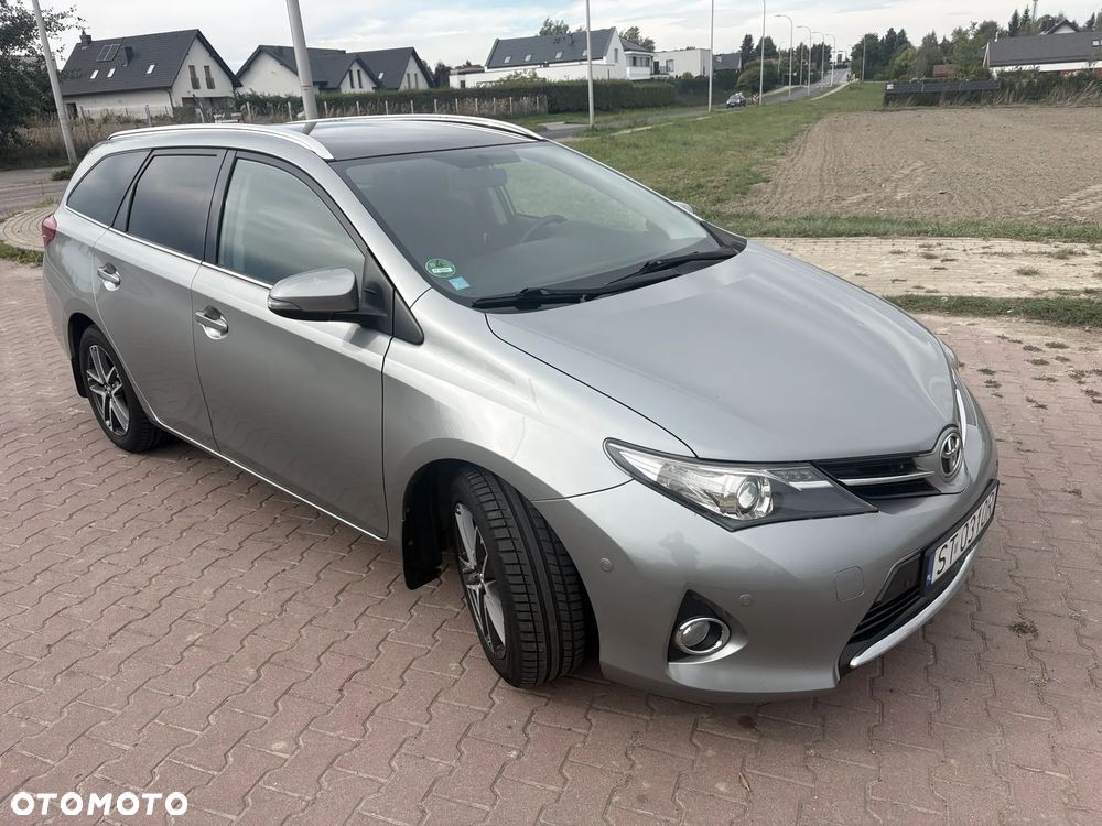 Toyota Auris 2014 photo 5