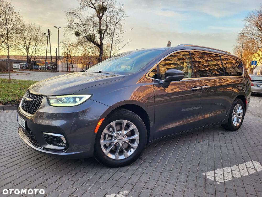 Chrysler Pacifica - 3