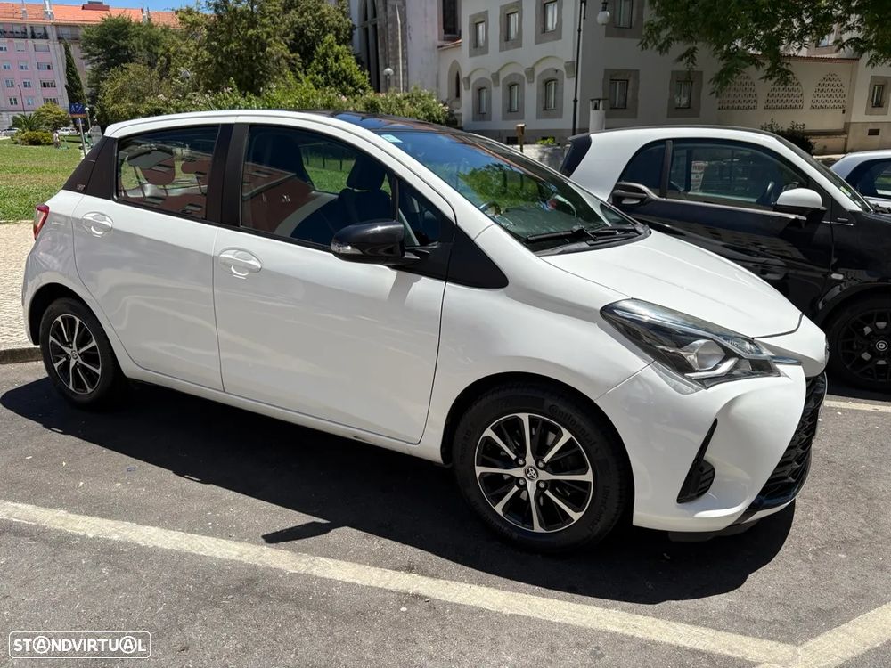 Toyota Yaris 1.5 HSD Comfort+Navi - 22