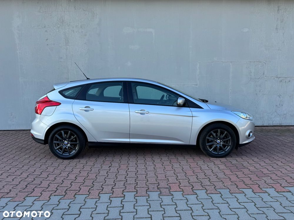 Ford Focus 1.6 Trend - 10