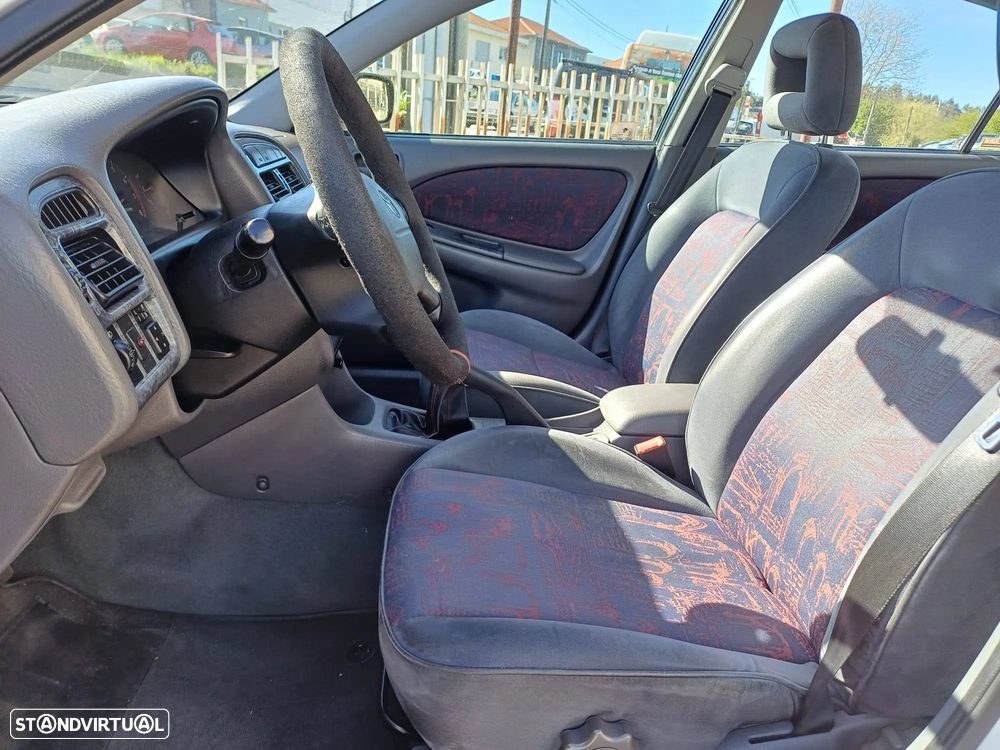 Toyota Avensis Sedan 1.6 Terra JE - 8