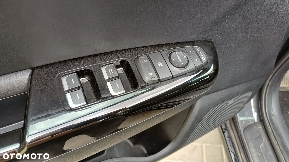 Kia Sportage 1.6 GDI 2WD Black Edition - 12
